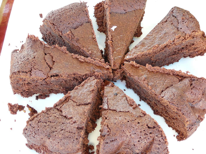 gluten-free-divine-chocolate-cake